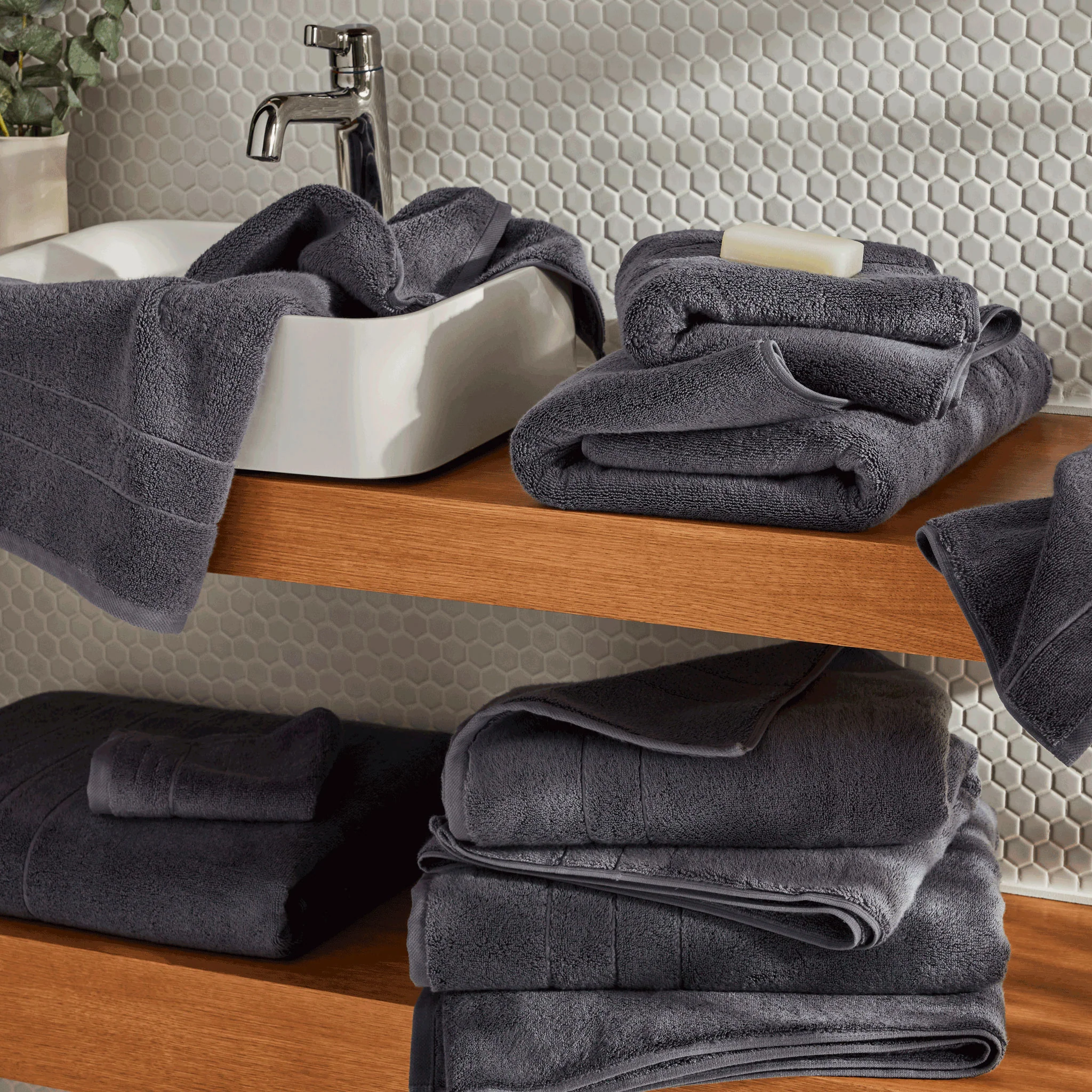 Luxe Bed and Bath Bundle - Image 19