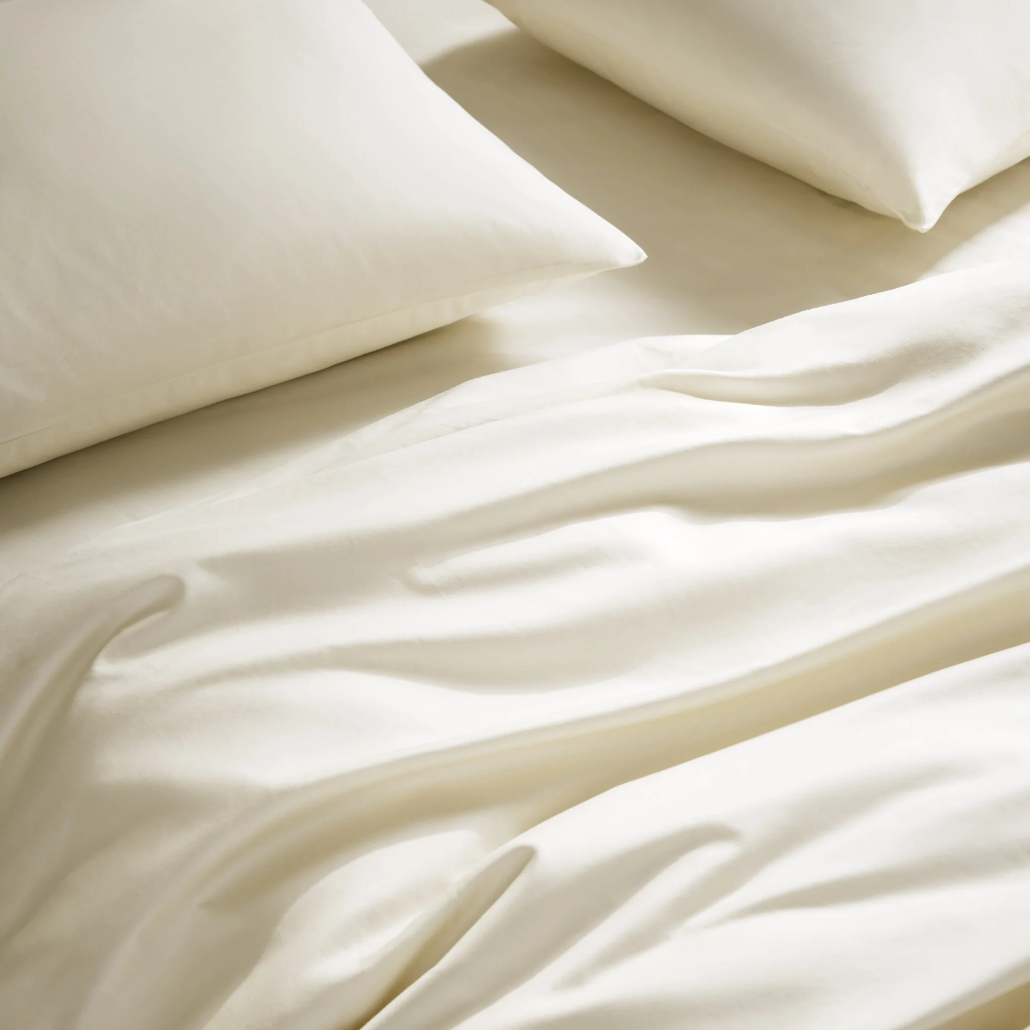 Luxe Sateen Split King Sheet Set - Image 11